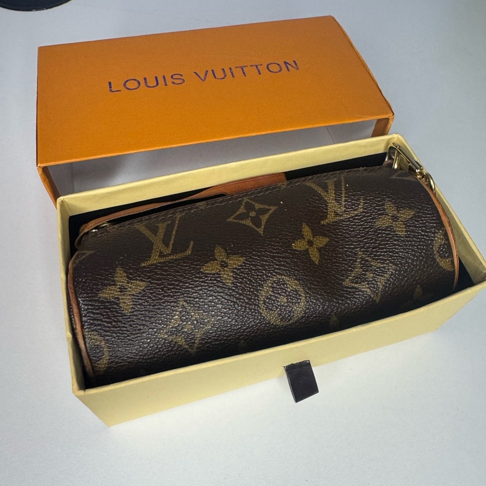 Louis Vuitton Monogram Trousse Ronde’ Pouch - Picture 10 of 14